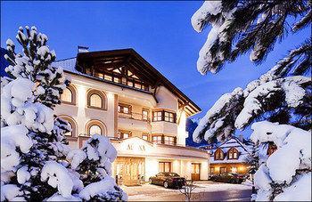 Hotell Albona 4*