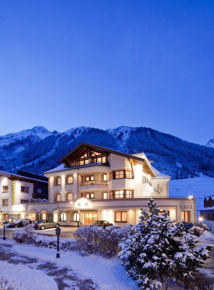 Hotell Albona 4*